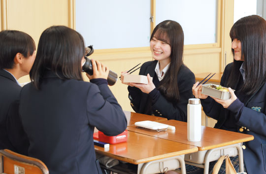 12:20-13:00 昼休み