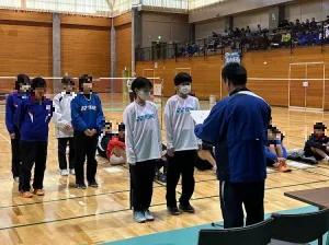 11/18、11/19に令和5年度第53回兵庫県中学校バドミントン新人大会が行われました。試合結果を報告させていただきます。

女子団体　準優勝
個人戦シングルス　塚田華帆　ベスト8
個人戦ダブルス　佐橋美羽・益山さら組　ベスト8

以上の結果となりました。