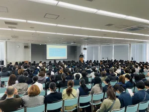 本日オープンキャンパスを行いました。

お越しいただいた小学生・中学生そして保護者のみなさま
入試説明会・学校説明会・体験授業・部活動見学・ケーキタイムなど盛りだくさんでしたが、
園田学園中学校高等学校の魅力は感じていただけましたでしょうか？
1日ではお伝えしきれない学校の雰囲気もあります。
ぜひオープンキャンパス3回目以降もご参加ください。