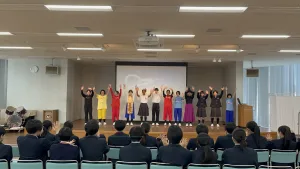 園田学園中学校の英語祭の様子です。