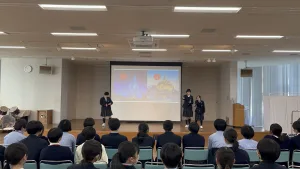 園田学園中学校の英語祭の様子です。