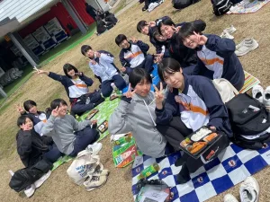 進学コース新入生合宿研修
全員全てのプログラムに元気に参加しています。
初日は焼き板体験と夕食後は研修です。
2日目はハイキング14km近くをみんな元気に歩き終えました。
寝食を共にして、友達も増えました。